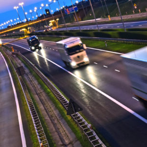 Das ADR legt alle Bereiche der sicheren Beförderung von Gefahrgütern auf der Straße fest. (Foto: monticellllo, Fotolia)